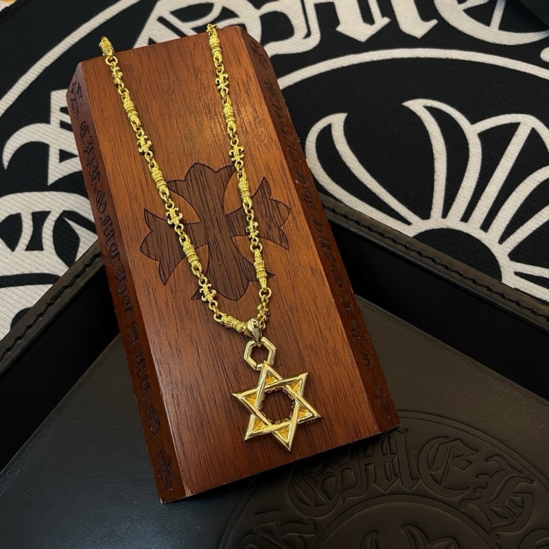 Ch*0me He**ts necklaces